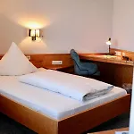 Wuerttemberger Hof 3* רויטלינגן