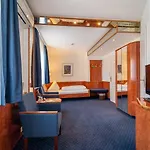 Wuerttemberger Hof 3* רויטלינגן