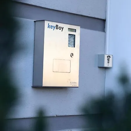 沃藤伯格酒店 3* 罗伊特林根